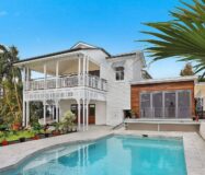 Apartment in 5816 E 12th St Margolin