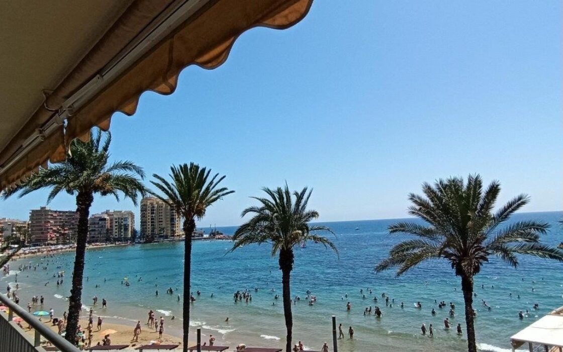 Апартамент 120 кв.м с видом на море в Торревьехе