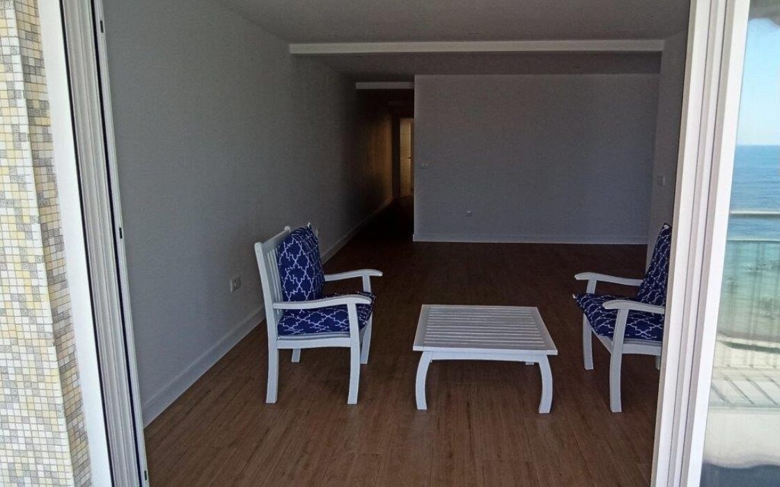 Апартамент 120 кв.м с видом на море в Торревьехе