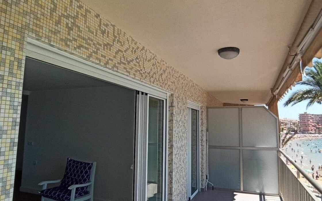 Апартамент 120 кв.м с видом на море в Торревьехе