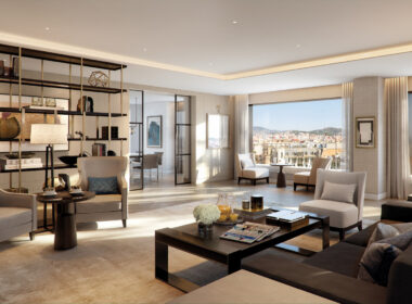 Элитные апартаменты в Барселоне с террасой и видом на море