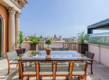 Элитный пентхаус с бассейном на Пасео-де-Грасия, Барселона