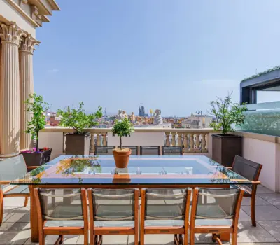 Елітний пентхаус з басейном на Пасео-де-Грасія, Барселона