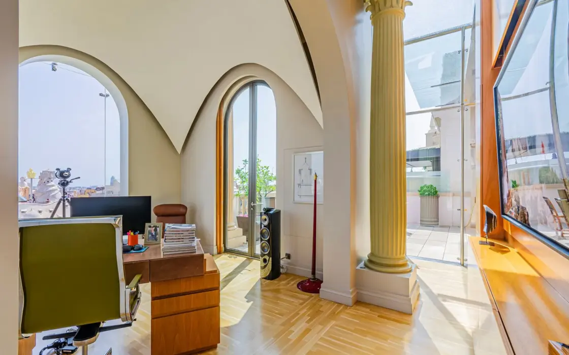 Элитный пентхаус с бассейном на Пасео-де-Грасия, Барселона