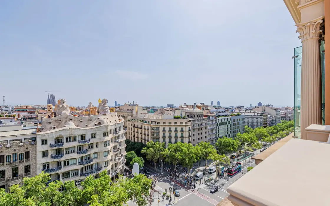Элитный пентхаус с бассейном на Пасео-де-Грасия, Барселона