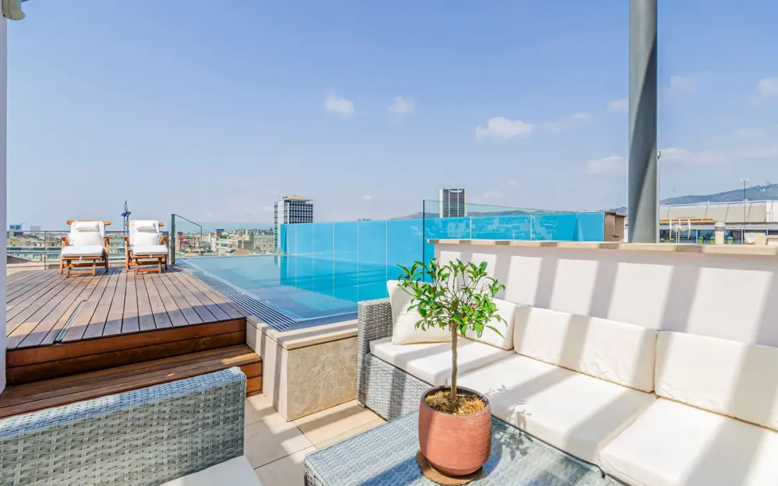 Элитный пентхаус с бассейном на Пасео-де-Грасия, Барселона