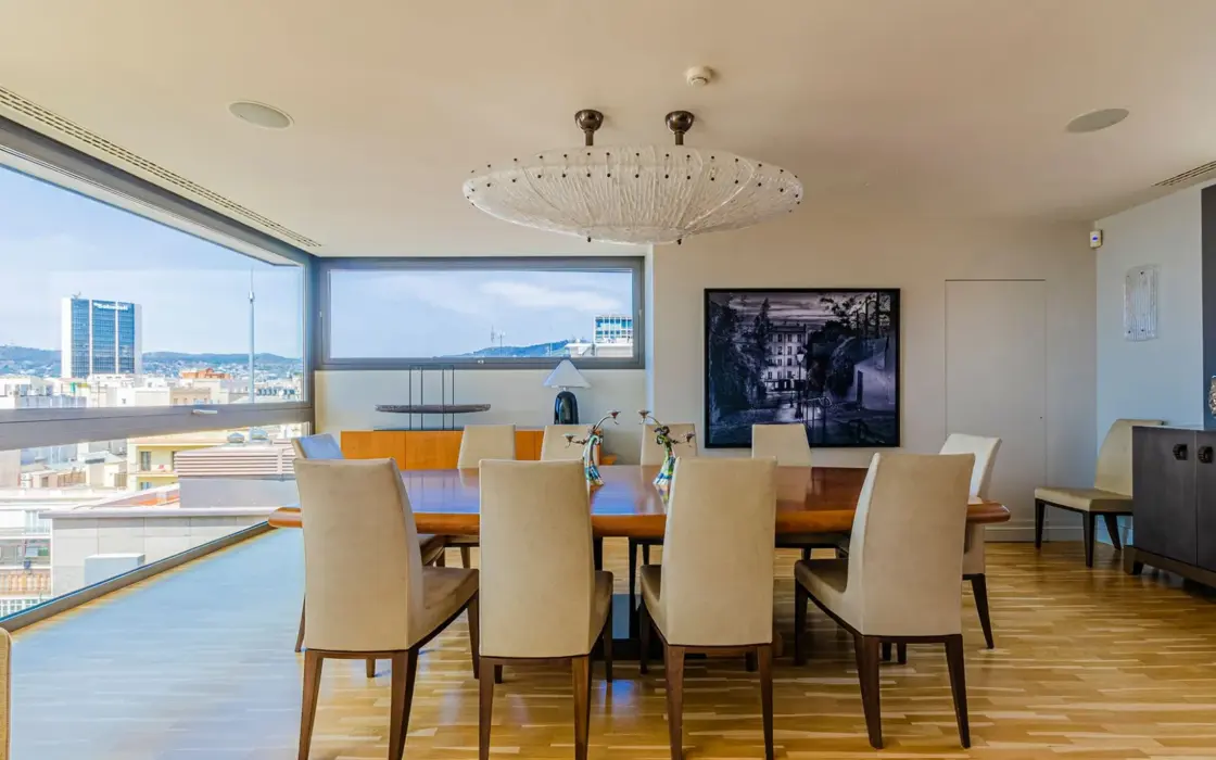 Элитный пентхаус с бассейном на Пасео-де-Грасия, Барселона