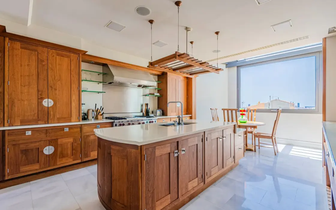 Элитный пентхаус с бассейном на Пасео-де-Грасия, Барселона