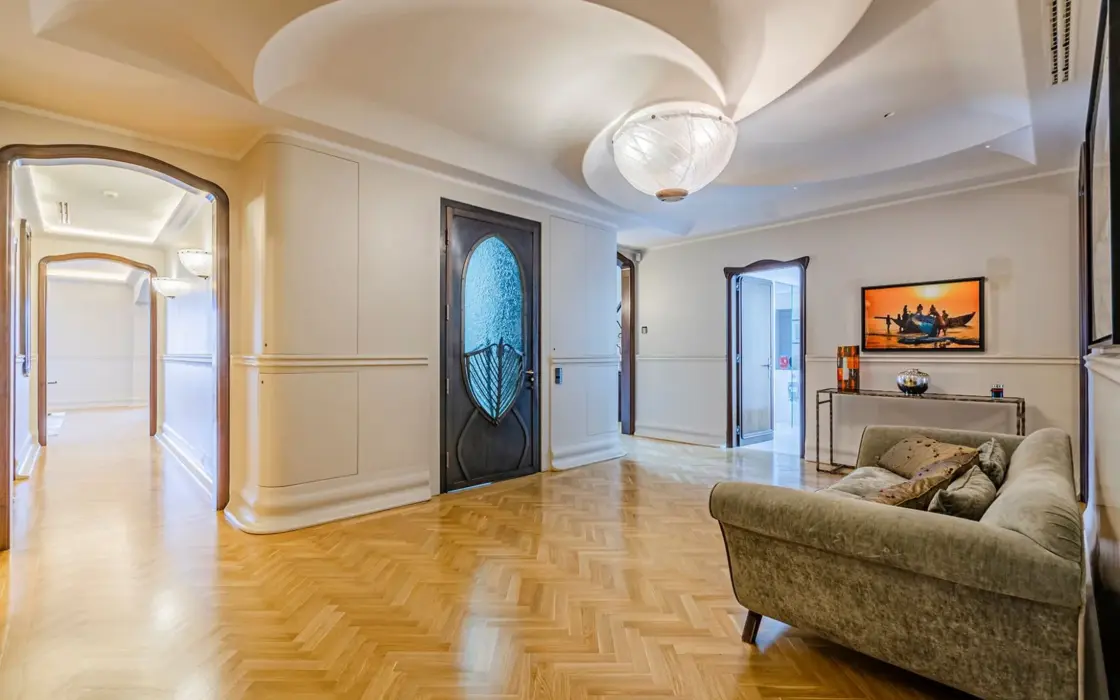 Элитный пентхаус с бассейном на Пасео-де-Грасия, Барселона