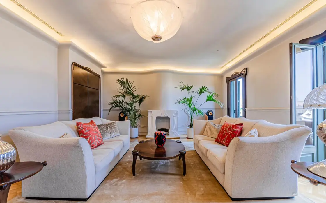 Элитный пентхаус с бассейном на Пасео-де-Грасия, Барселона