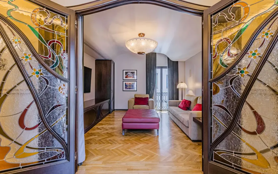 Элитный пентхаус с бассейном на Пасео-де-Грасия, Барселона