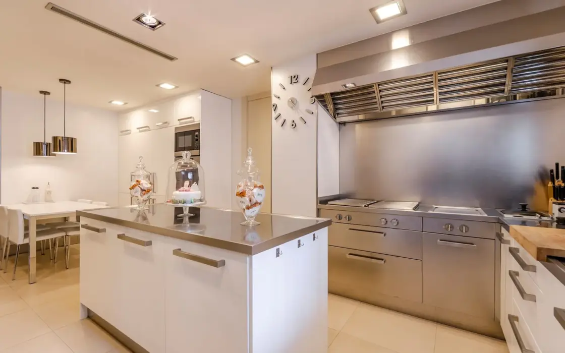 Пентхаус з терасою в Педральбесі, Барселона, 4 спальні