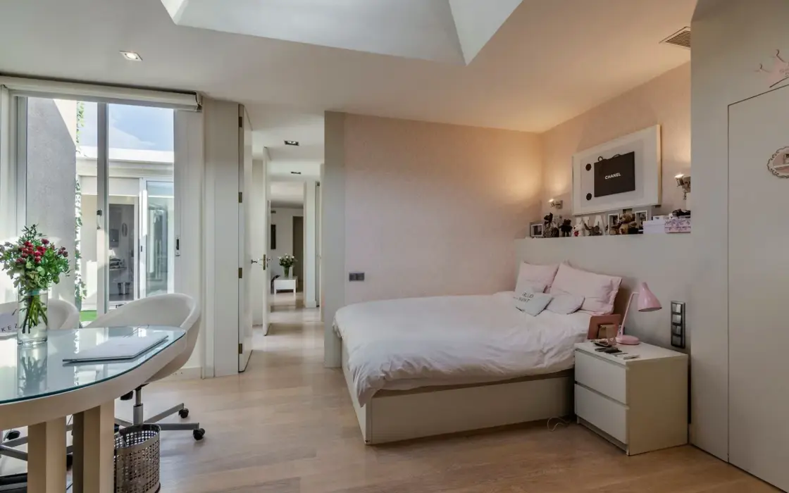 Пентхаус з терасою в Педральбесі, Барселона, 4 спальні