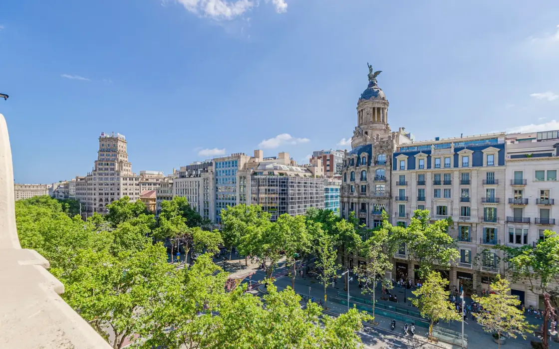 Квартира 260 кв.м на Пасео-де-Грасия в Барселоне с балконом