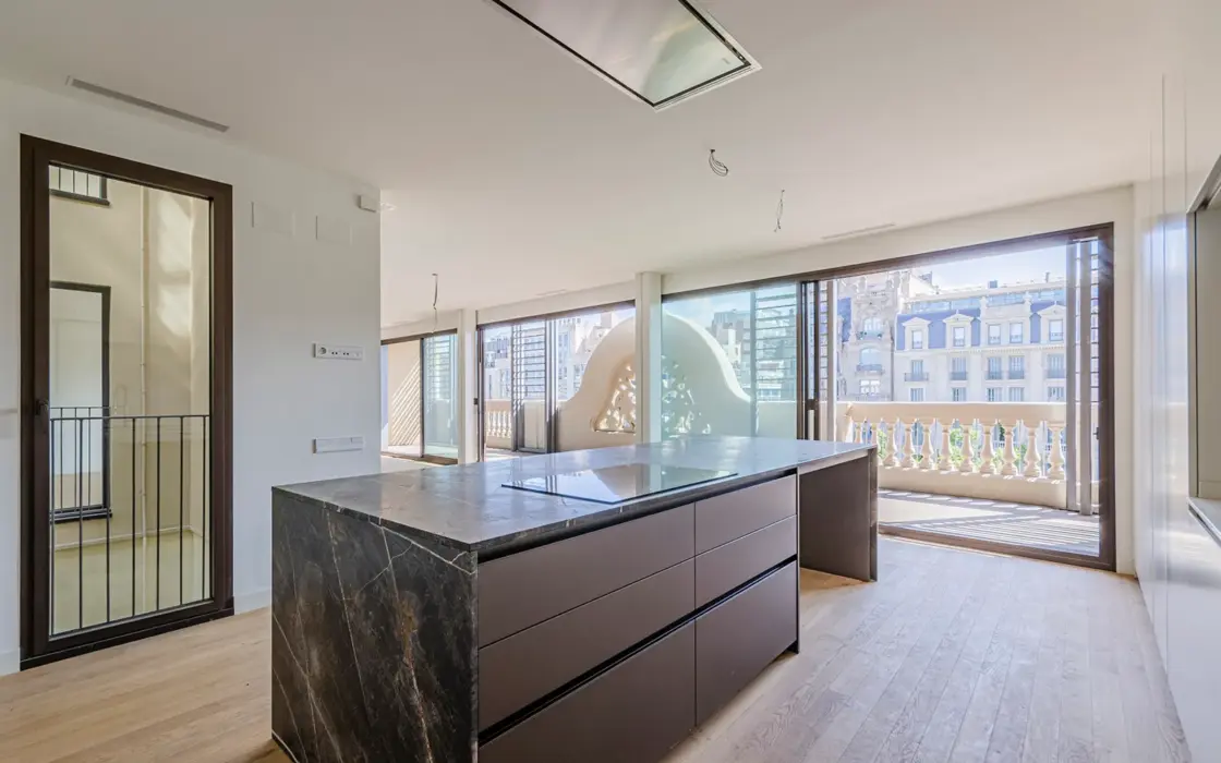 Квартира 260 кв.м на Пасео-де-Грасия в Барселоне с балконом