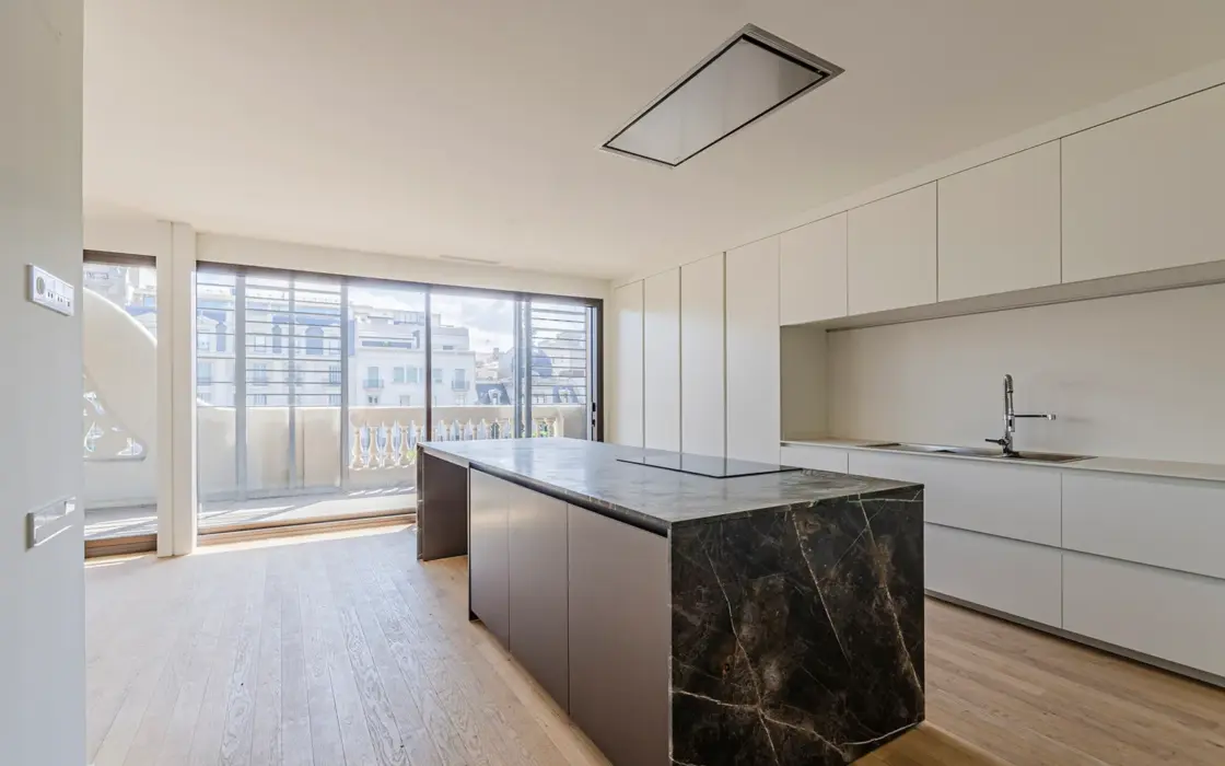 Квартира 260 кв.м на Пасео-де-Грасия в Барселоне с балконом