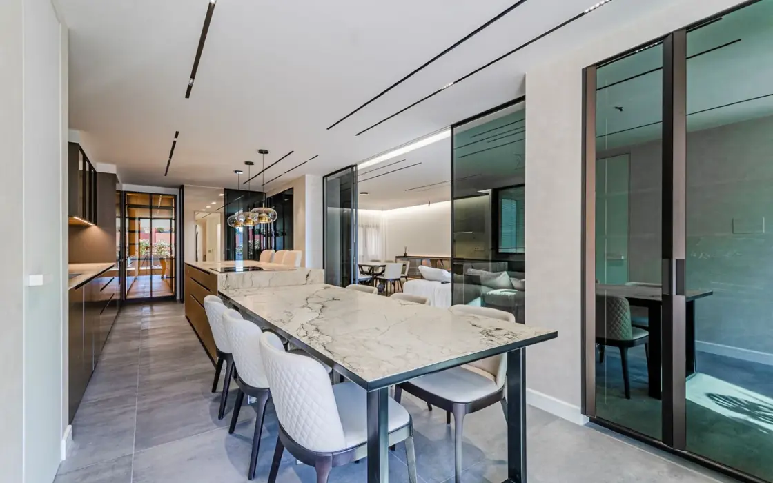 Пентхаус 289 кв.м с террасой в районе Гальвани Барселона