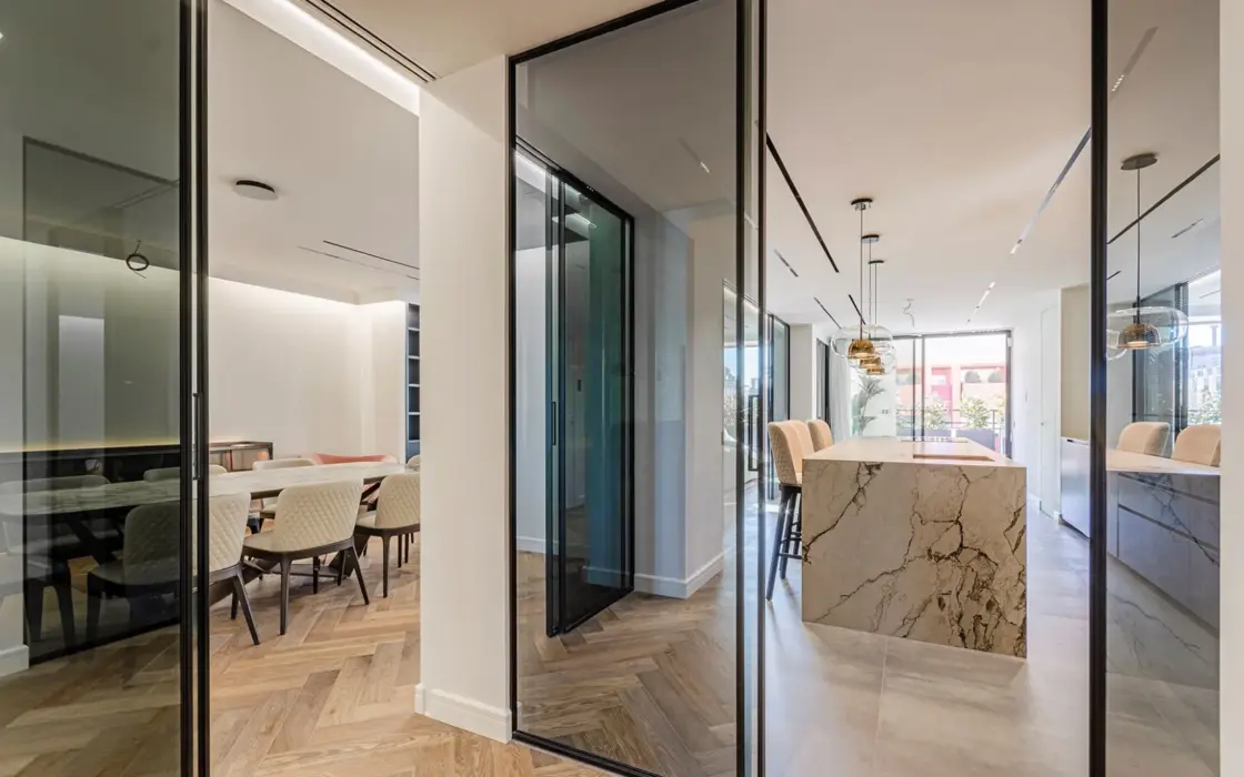 Пентхаус 289 кв.м с террасой в районе Гальвани Барселона