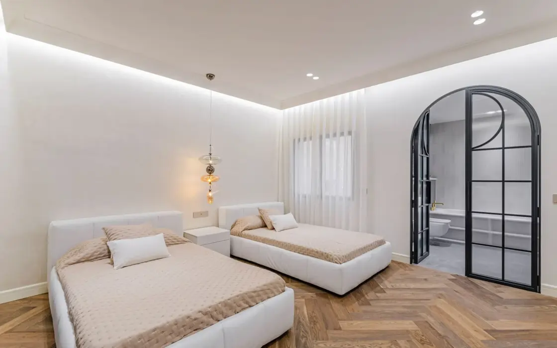 Пентхаус 289 кв.м с террасой в районе Гальвани Барселона