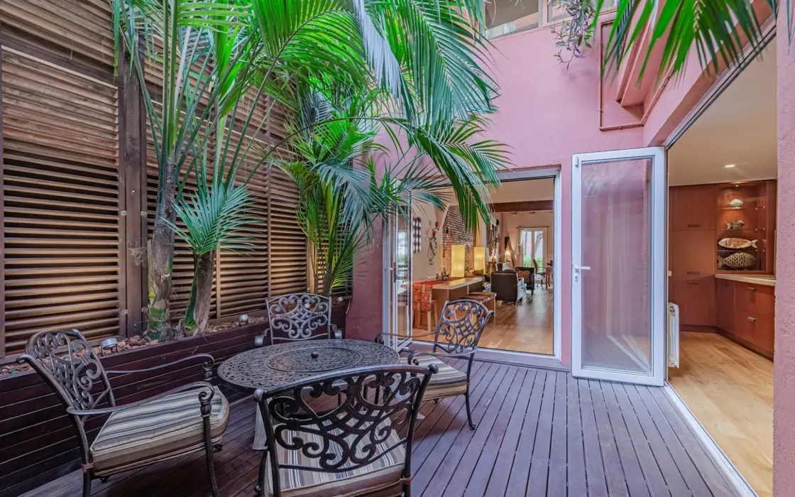 Дуплекс с террасой у Саграды Фамилия, Барселона 2 комнаты 94 кв.м