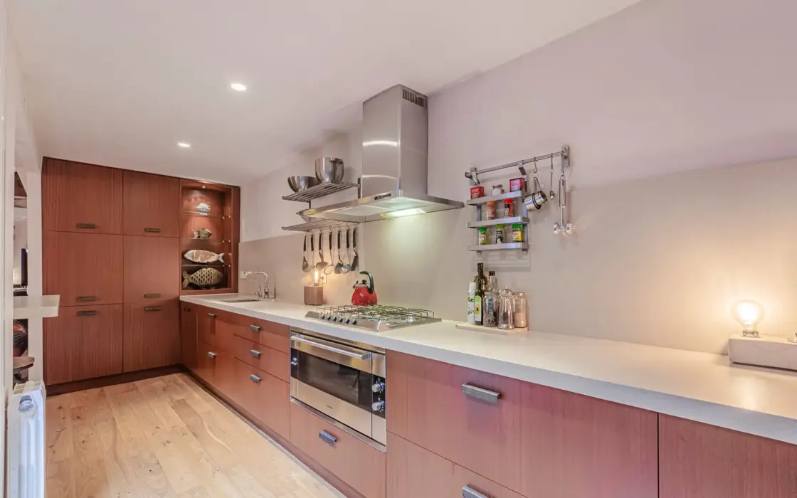 Дуплекс с террасой у Саграды Фамилия, Барселона 2 комнаты 94 кв.м