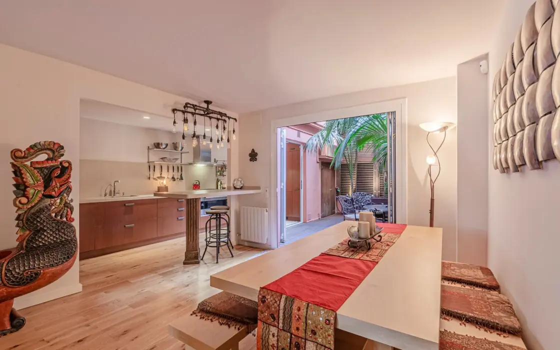 Дуплекс с террасой у Саграды Фамилия, Барселона 2 комнаты 94 кв.м