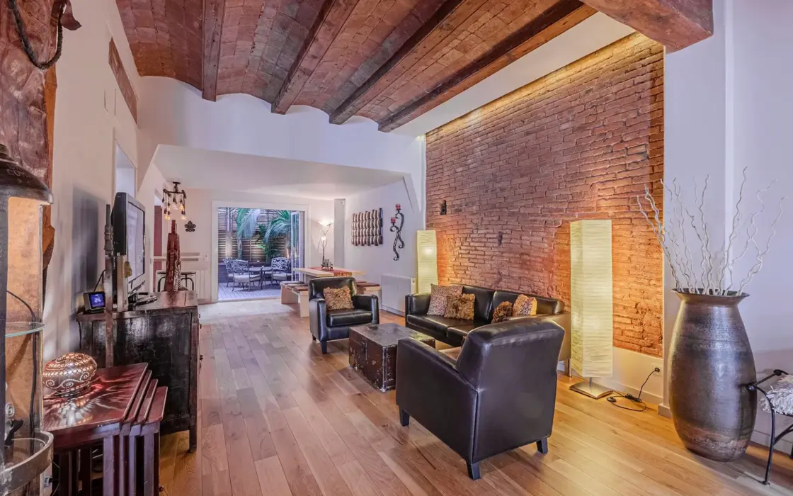 Дуплекс с террасой у Саграды Фамилия, Барселона 2 комнаты 94 кв.м