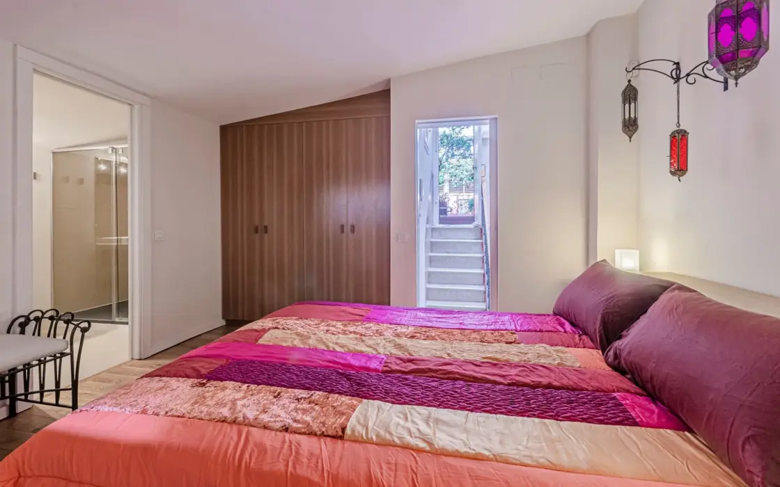 Дуплекс с террасой у Саграды Фамилия, Барселона 2 комнаты 94 кв.м