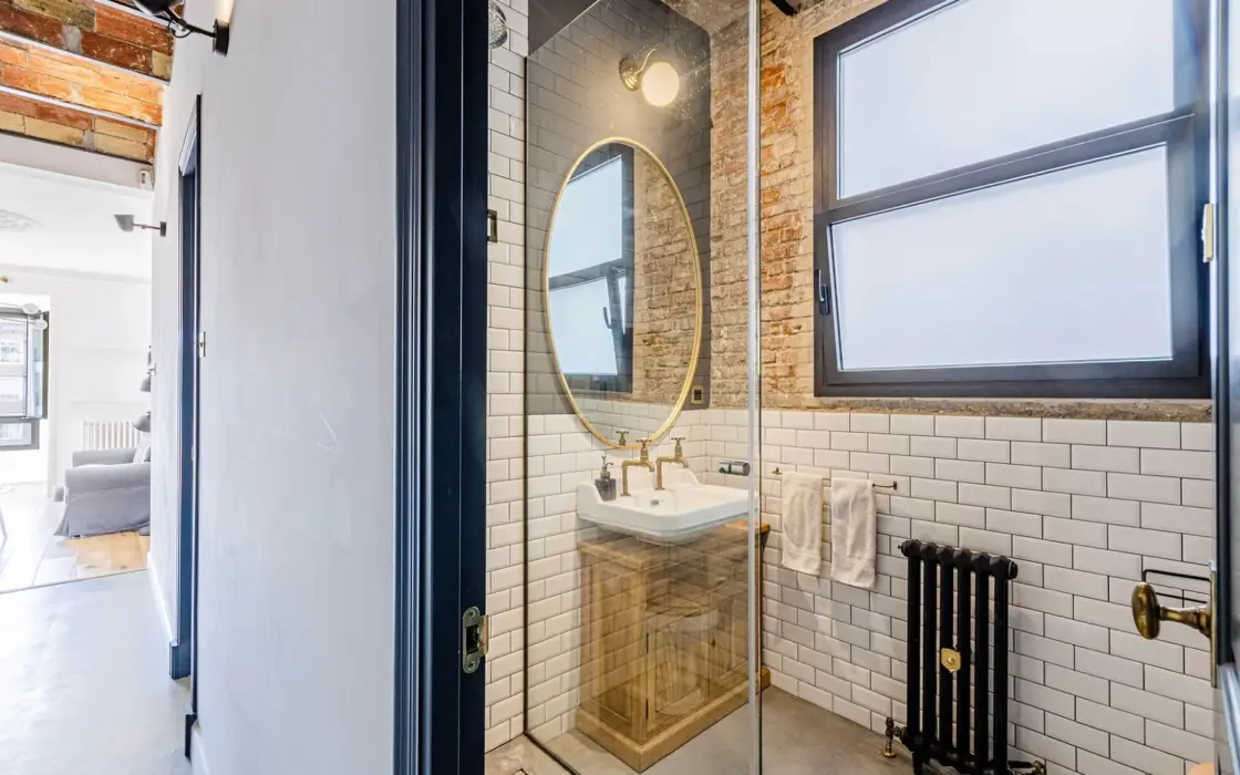 Квартира после ремонта в Эшампле, Барселона, 4 комнаты