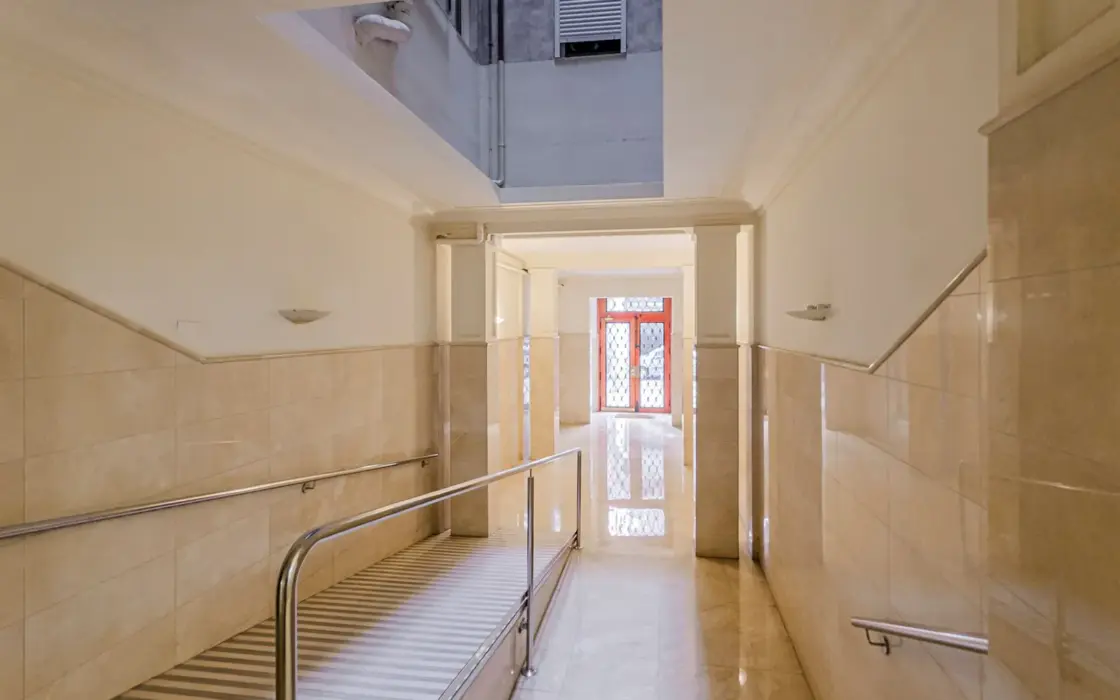 Квартира после ремонта в Эшампле, Барселона, 4 комнаты