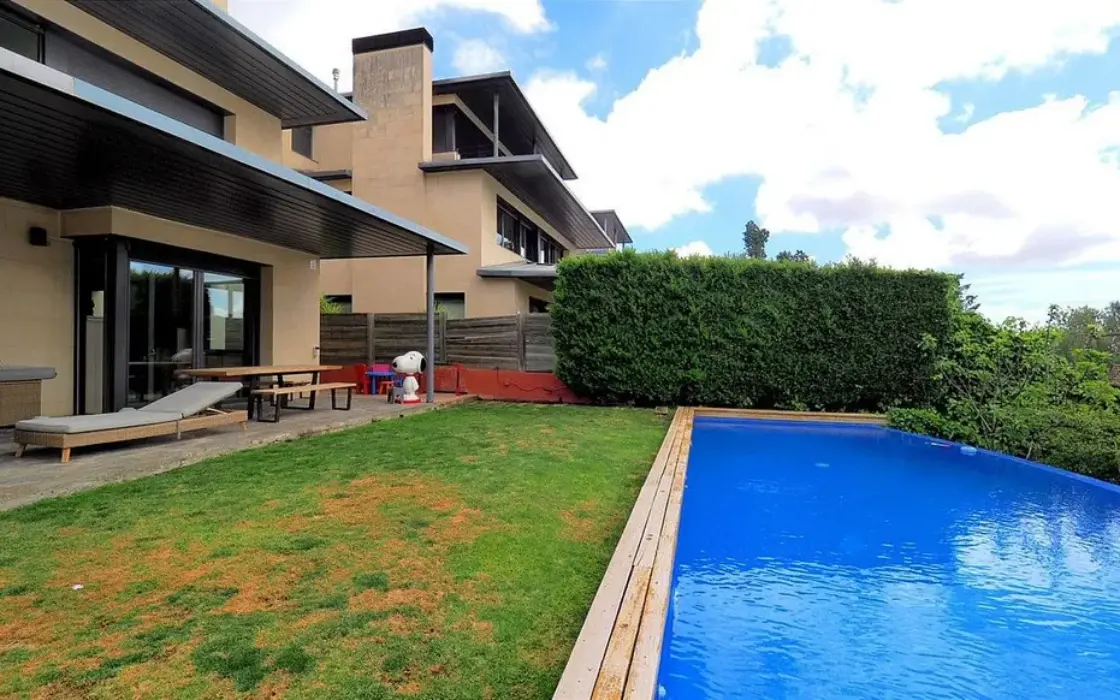 Вілла з басейном у престижній Саррії, 454 кв.м, Барселона