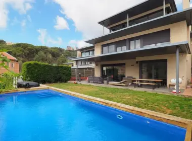 Вилла с бассейном в престижной Саррии, 454 кв.м, Барселона