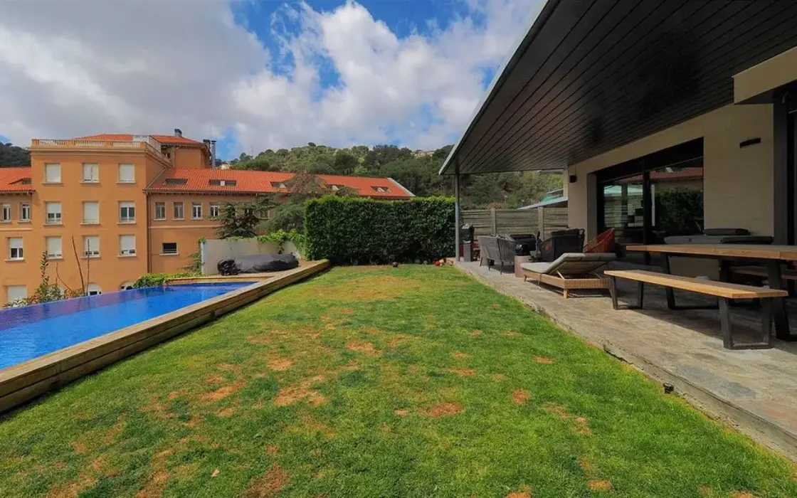 Вілла з басейном у престижній Саррії, 454 кв.м, Барселона