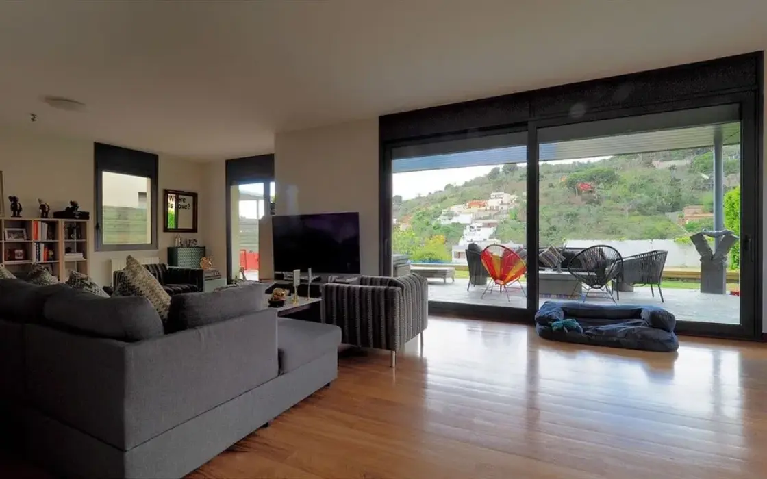 Вілла з басейном у престижній Саррії, 454 кв.м, Барселона