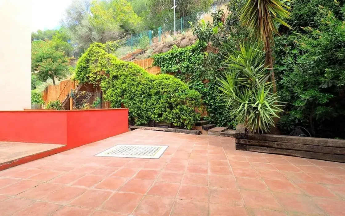 Вілла з басейном у престижній Саррії, 454 кв.м, Барселона