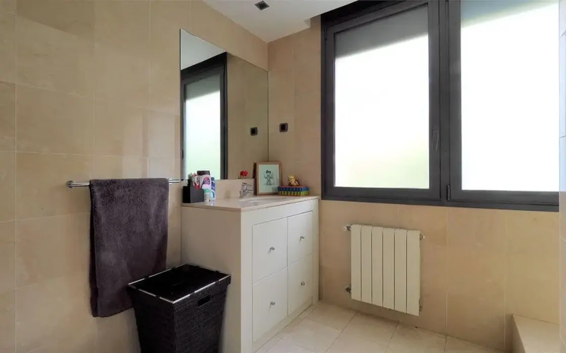 Вілла з басейном у престижній Саррії, 454 кв.м, Барселона