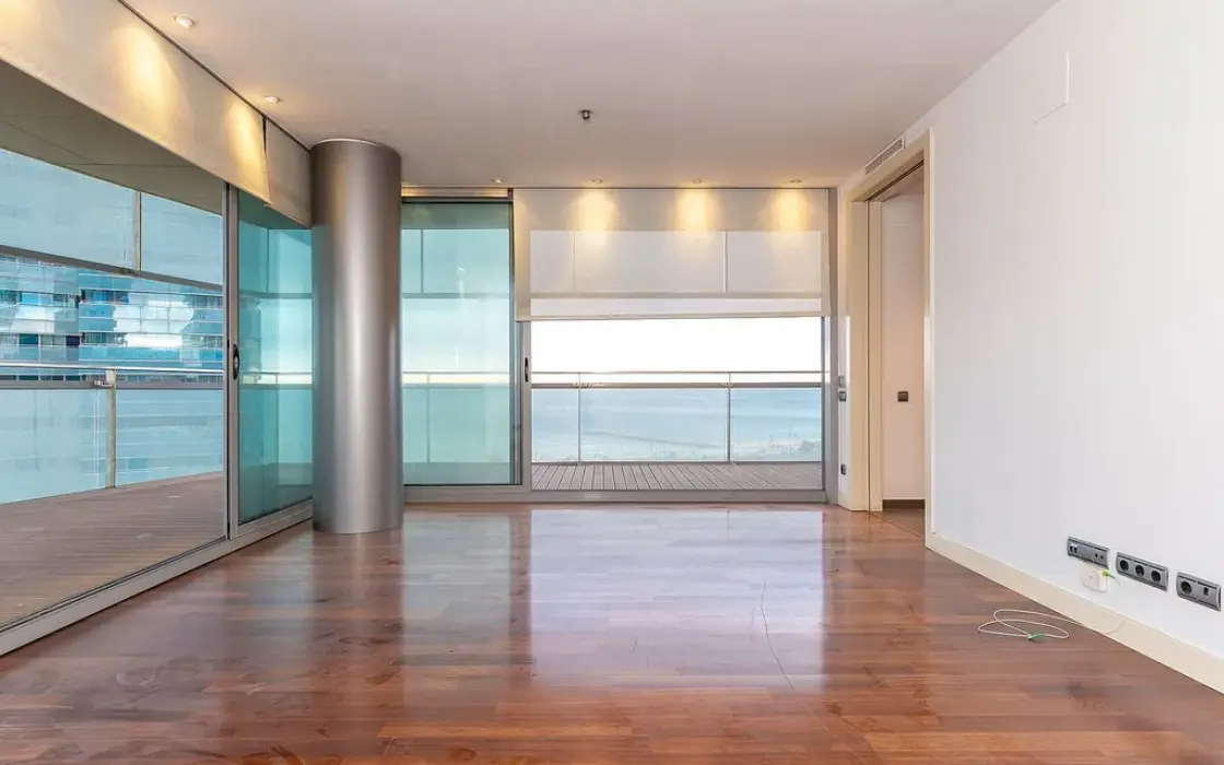 Квартира 100 кв.м з терасою та видом на море в Барселоні