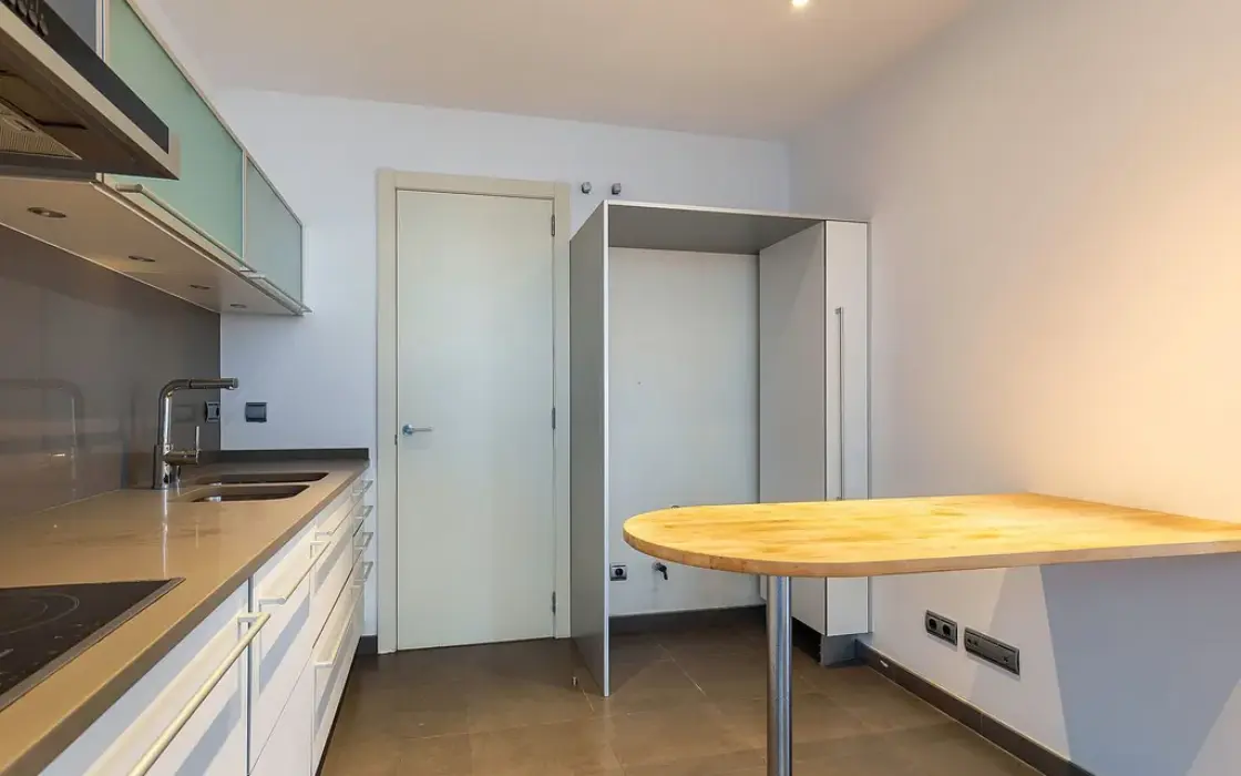 Квартира 100 кв.м з терасою та видом на море в Барселоні