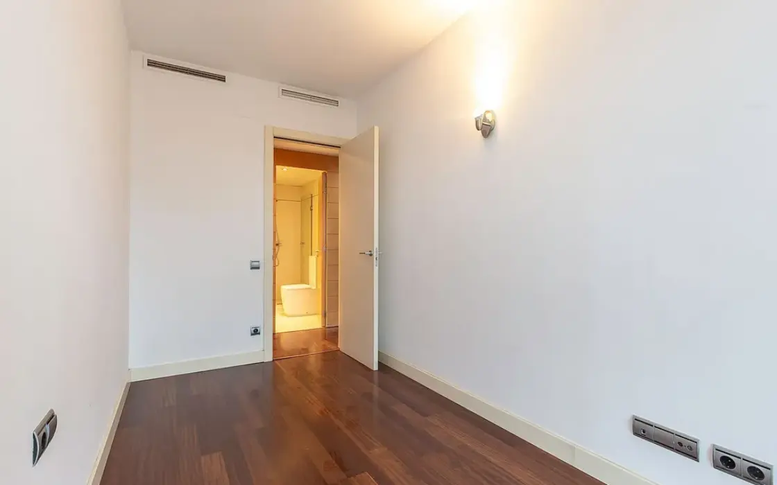 Квартира 100 кв.м з терасою та видом на море в Барселоні