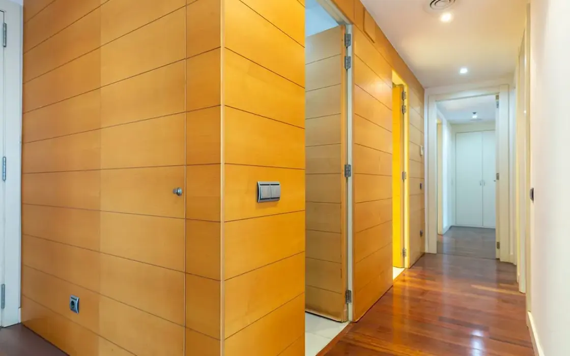 Квартира 100 кв.м з терасою та видом на море в Барселоні