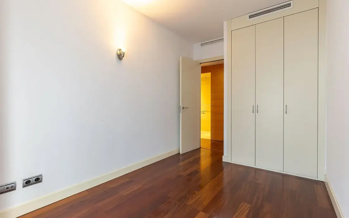 Квартира 100 кв.м з терасою та видом на море в Барселоні