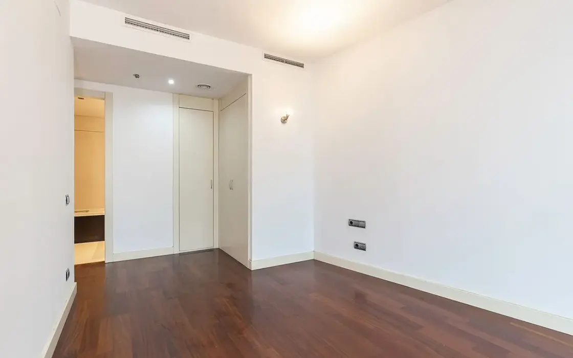 Квартира 100 кв.м з терасою та видом на море в Барселоні