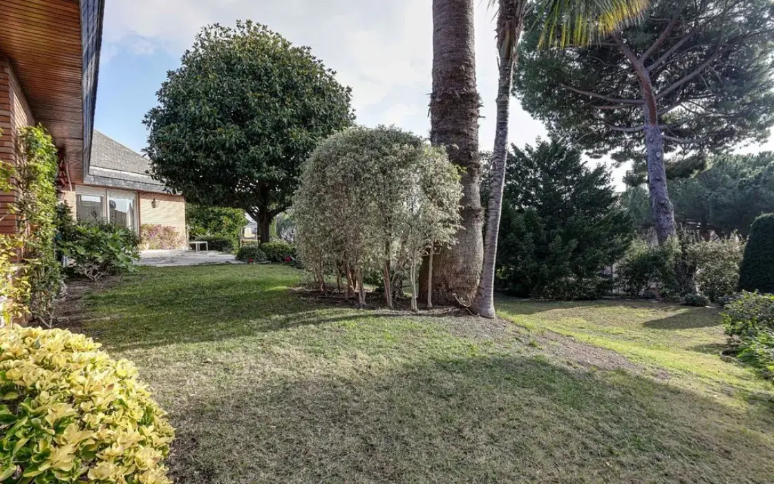 Елітний особняк в Педральбесі, Барселона, 10 спалень, тераса