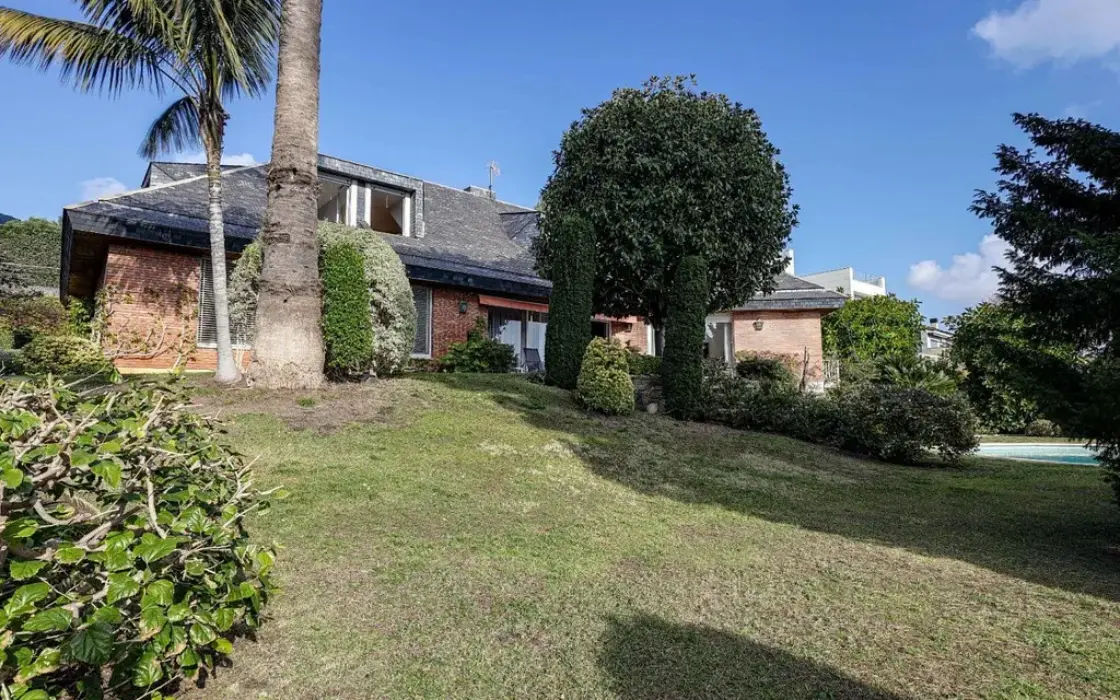 Елітний особняк в Педральбесі, Барселона, 10 спалень, тераса