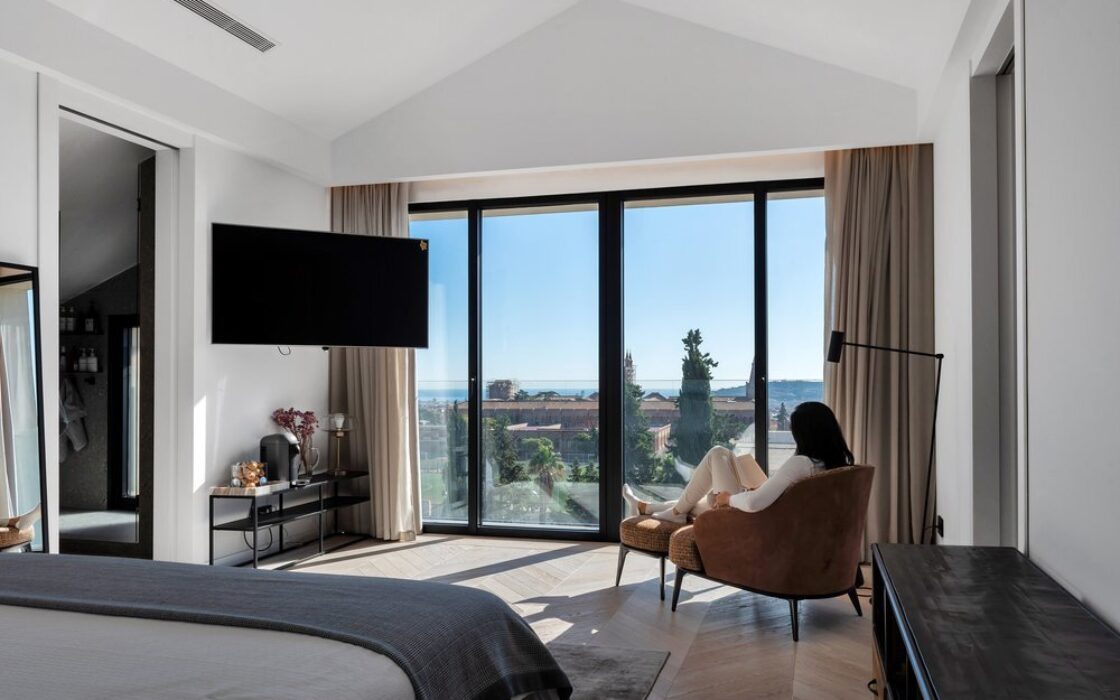 Особняк в Саррії, Барселона, 3 спальні, з басейном