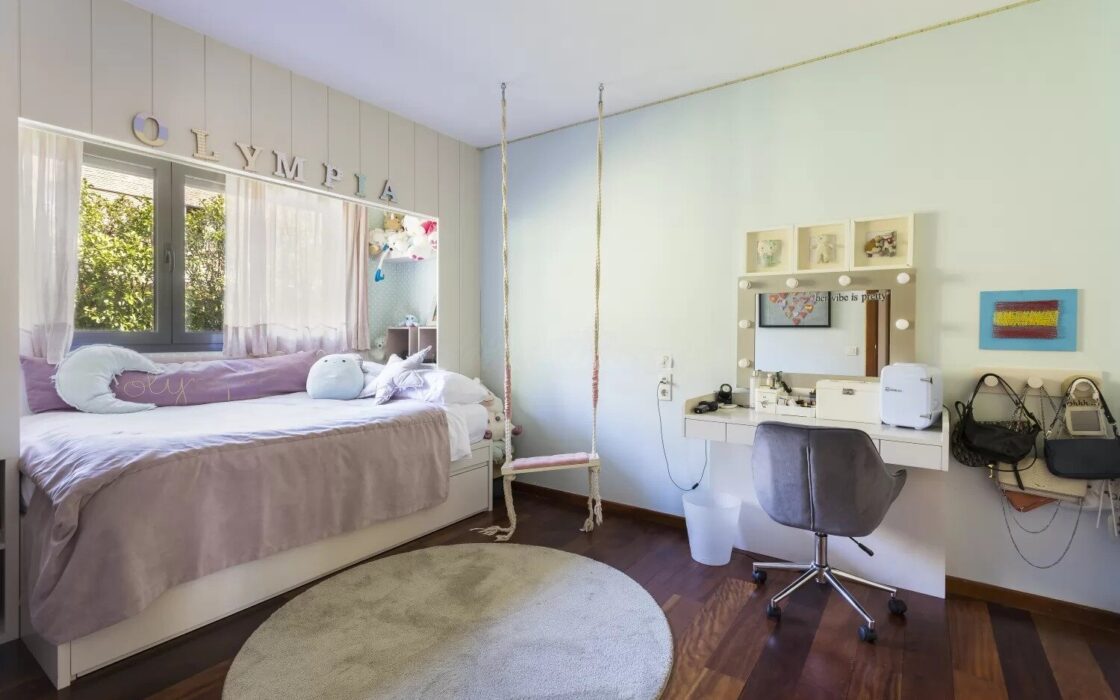 Вілла з терасою в Барселоні, район Саррія-Сант Жервасі