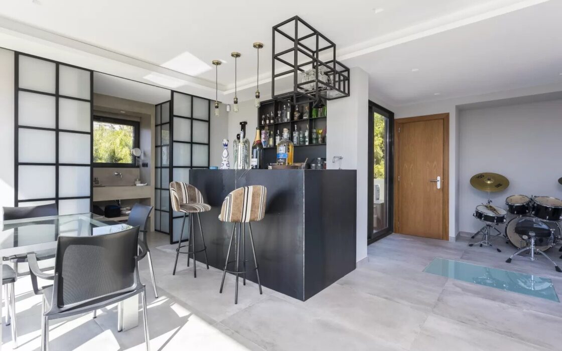 Вілла з терасою в Барселоні, район Саррія-Сант Жервасі