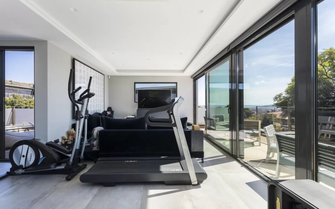 Вілла з терасою в Барселоні, район Саррія-Сант Жервасі