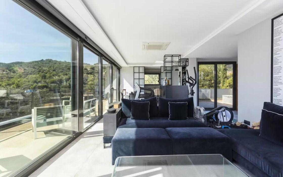 Вілла з терасою в Барселоні, район Саррія-Сант Жервасі