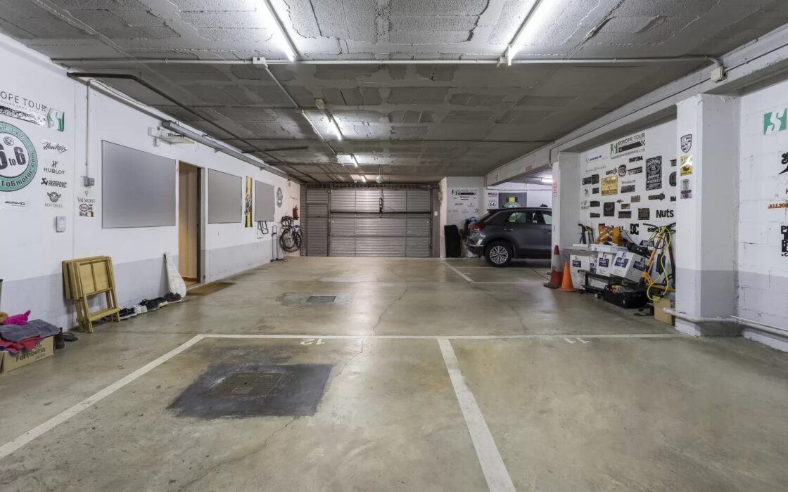 Вілла з терасою в Барселоні, район Саррія-Сант Жервасі